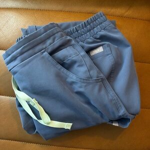 Figs LIMITED EDITION space navy scrub set